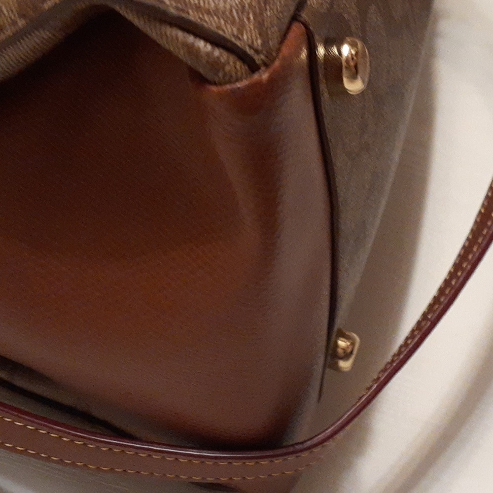coach shoulder bag - Picture 4 of 9
